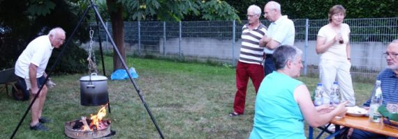 Grillplatz hinter der Fritz-Beltz-Halle